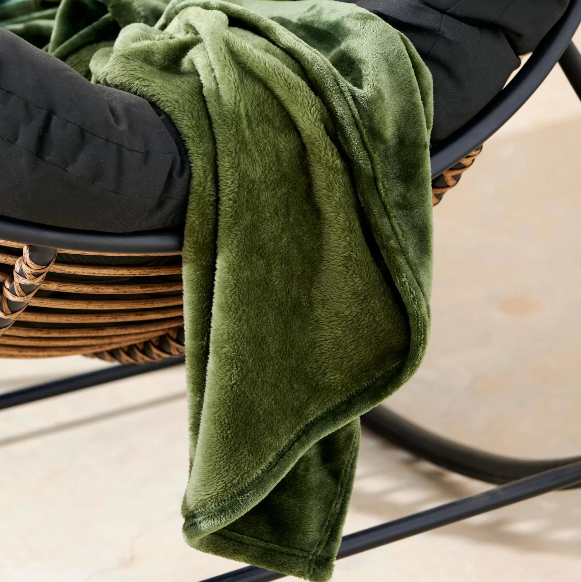 flanella_manta_verde_4-5.webp Mantas<CASA Flanella Manta Verde