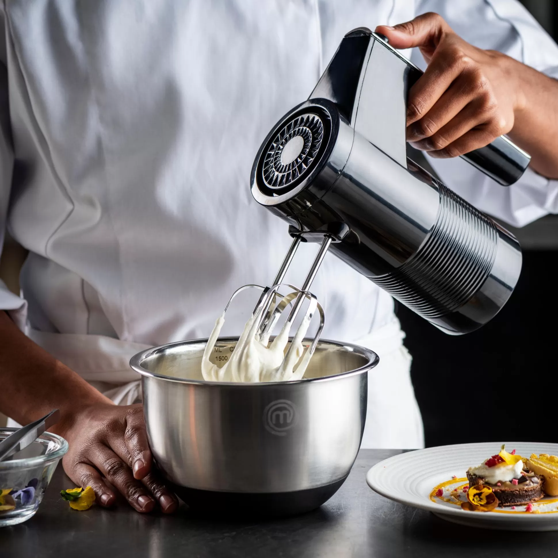 masterchef_batidorabatidor_negro_3-3.webp Equipamiento De Cocina<CASA Masterchef Batidora/Batidor Negro